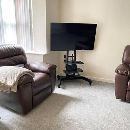 4-Room Detached Furnished Home With Parking Лестер Екстер'єр фото