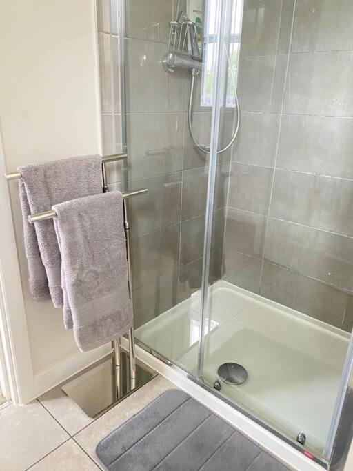 4-Room Detached Furnished Home With Parking Лестер Екстер'єр фото